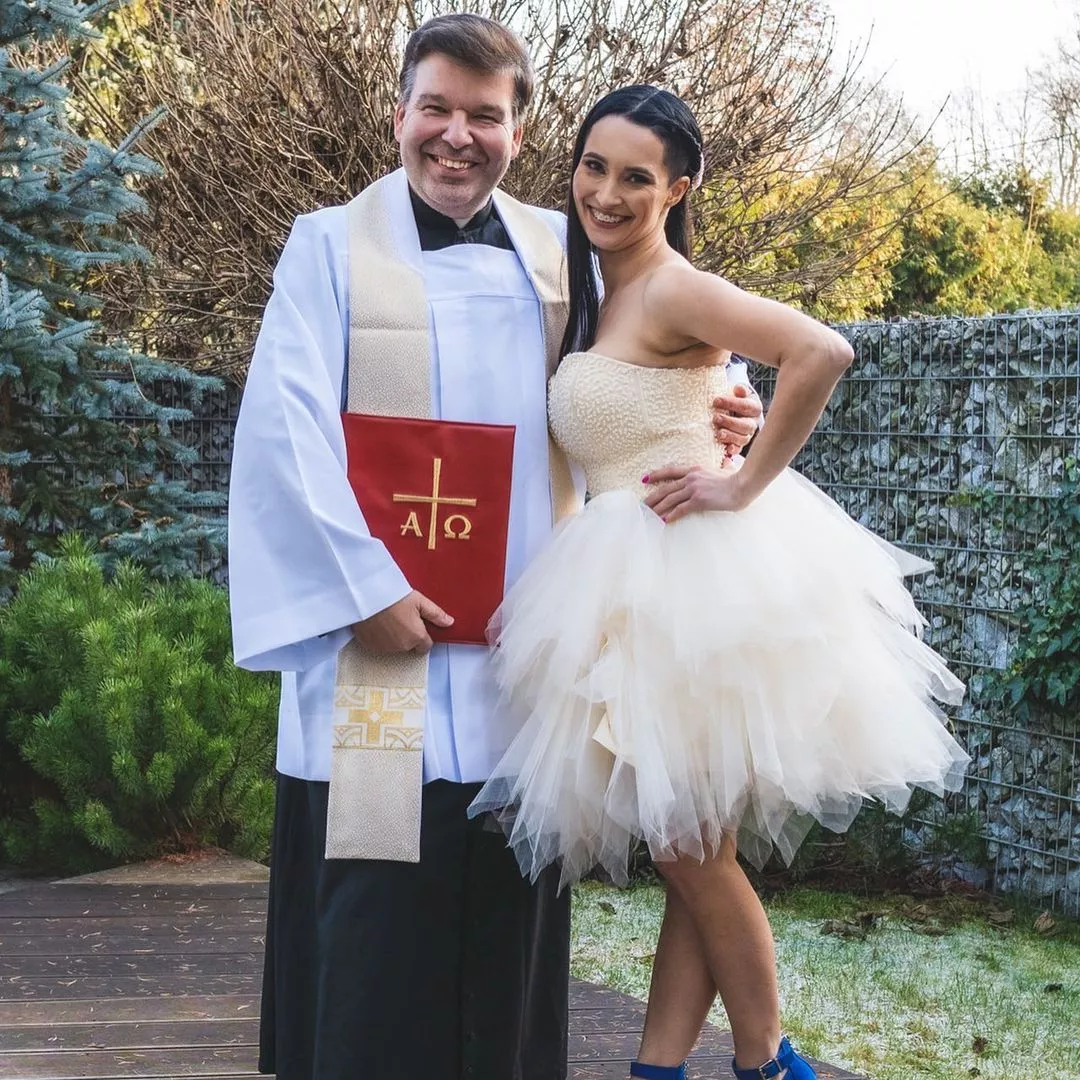 Uwielbiana Emilka z Daj To Głośniej wychodzi za mąż? Wymowne zdjecia w sieci! Jej suknia robi ogromne wrażenie!